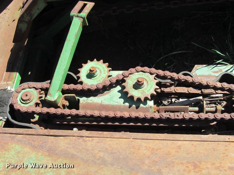 image for item DT9645 John Deere 653 row crop head