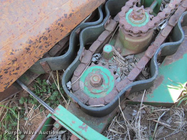 image for item DT9645 John Deere 653 row crop head