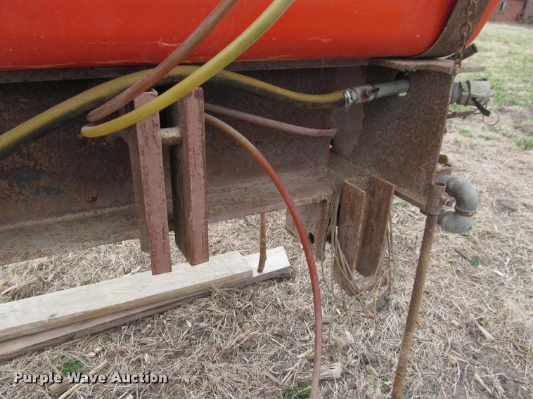 image for item DT9658 Smithco fertilizer tank