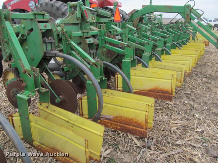 image for item DT9659 John Deere 855 cultivator