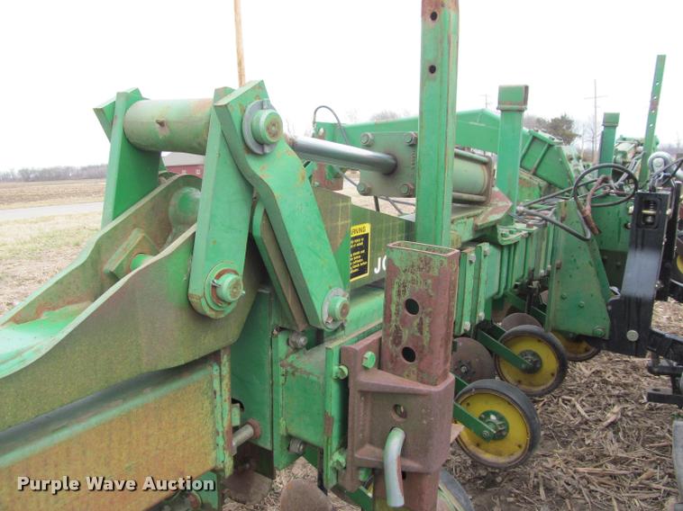 image for item DT9659 John Deere 855 cultivator