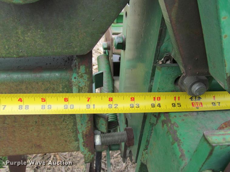 image for item DT9659 John Deere 855 cultivator