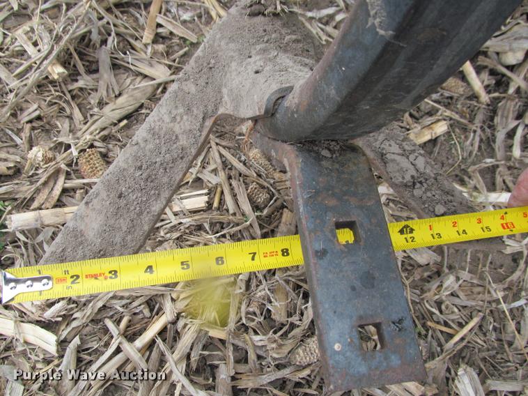 image for item DT9659 John Deere 855 cultivator