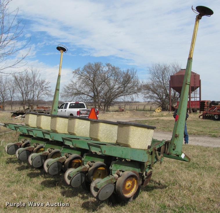 image for item DT9676 John Deere 7000 planter