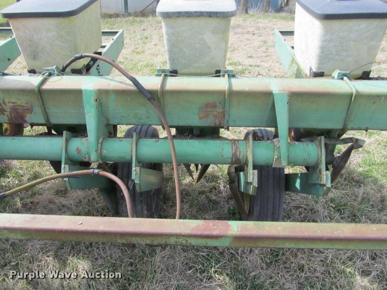 image for item DT9676 John Deere 7000 planter