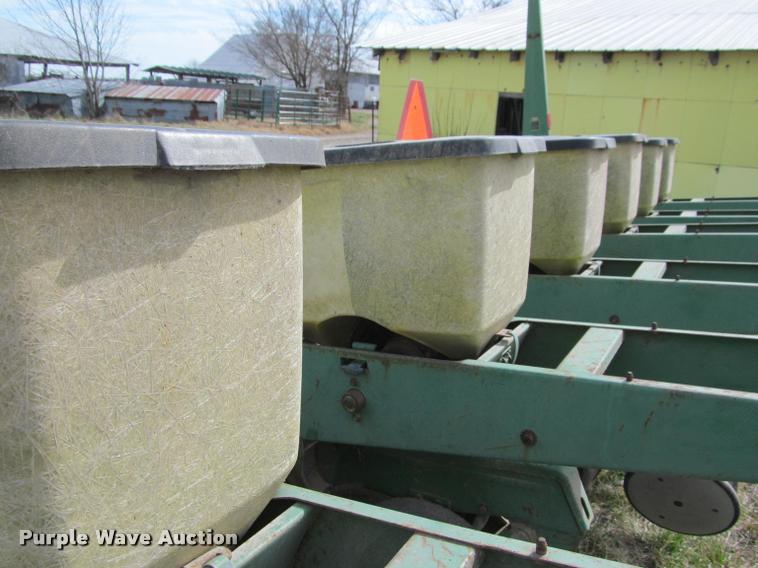 image for item DT9676 John Deere 7000 planter