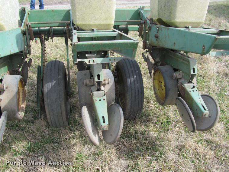 image for item DT9676 John Deere 7000 planter