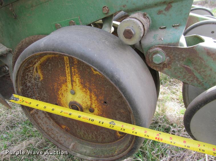 image for item DT9676 John Deere 7000 planter