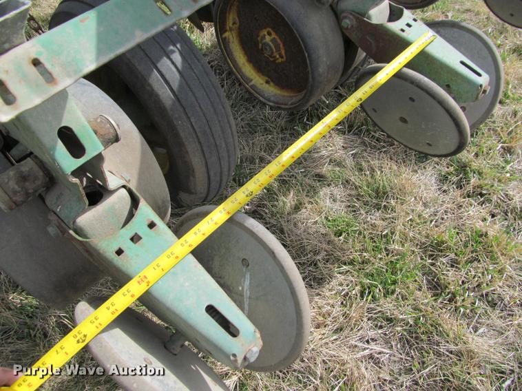 image for item DT9676 John Deere 7000 planter