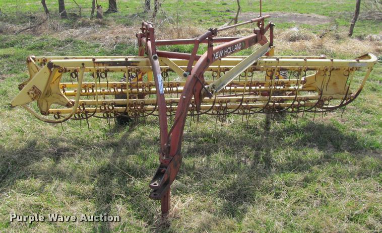image for item DT9678 New Holland 258 hay rake