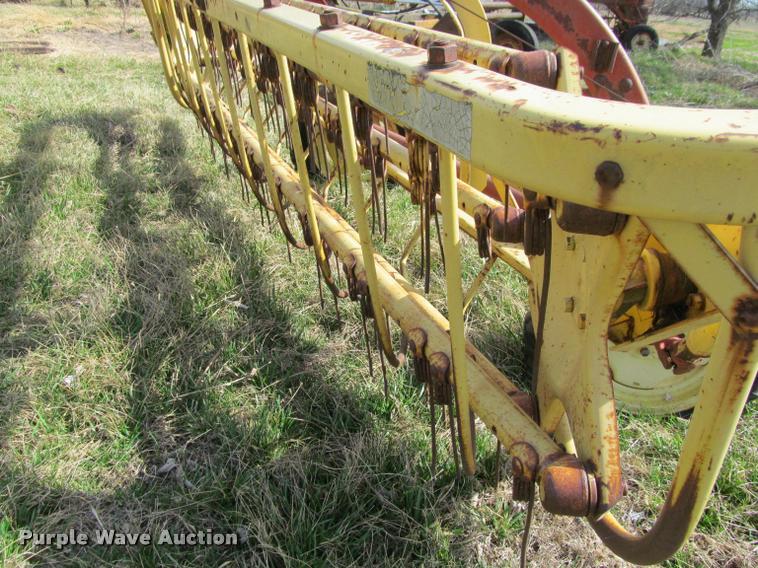 image for item DT9678 New Holland 258 hay rake