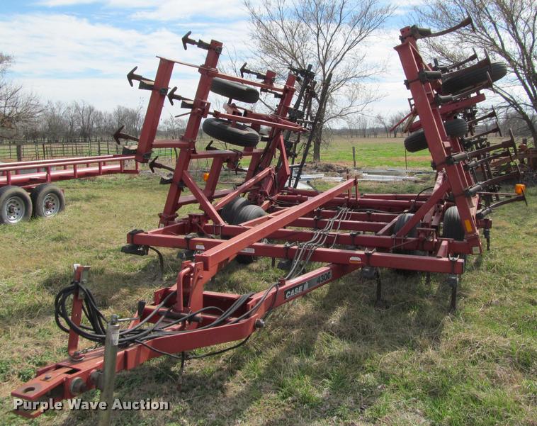 image for item DT9681 Case IH 4300 field cultivator