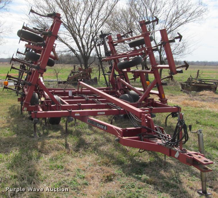 image for item DT9681 Case IH 4300 field cultivator