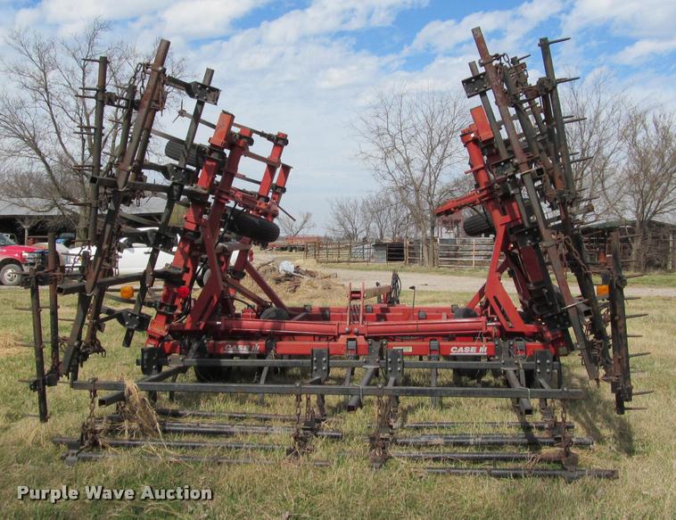image for item DT9681 Case IH 4300 field cultivator