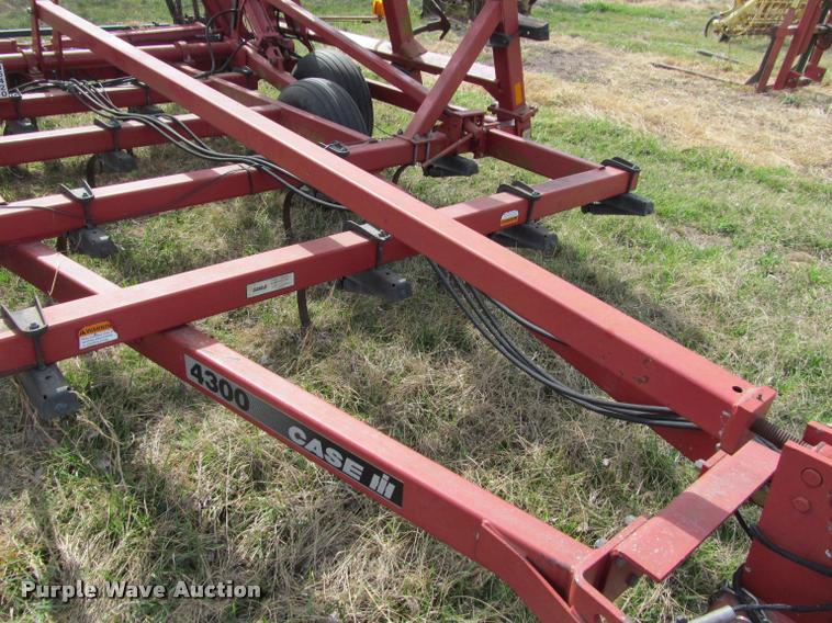 image for item DT9681 Case IH 4300 field cultivator