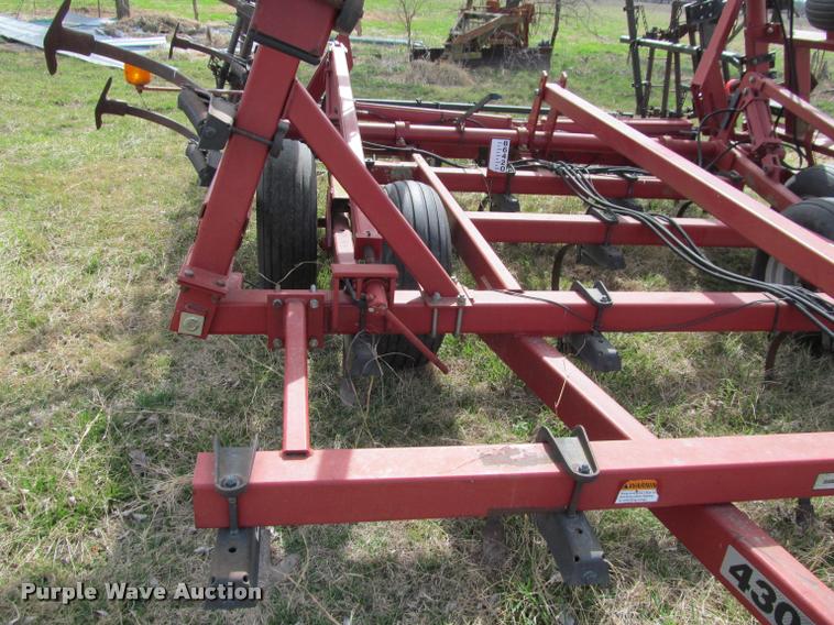 image for item DT9681 Case IH 4300 field cultivator