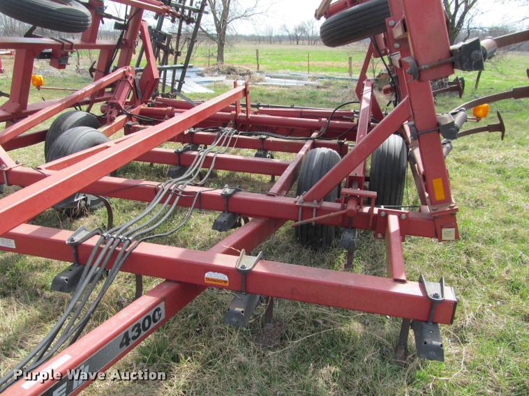 image for item DT9681 Case IH 4300 field cultivator