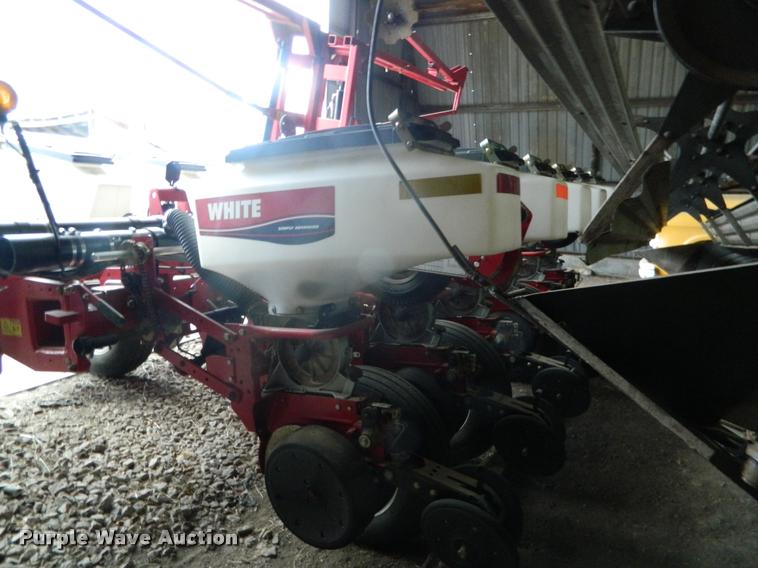 image for item K2701 2013 Massey-Ferguson White 8200 no-till planter