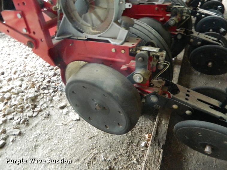 image for item K2701 2013 Massey-Ferguson White 8200 no-till planter