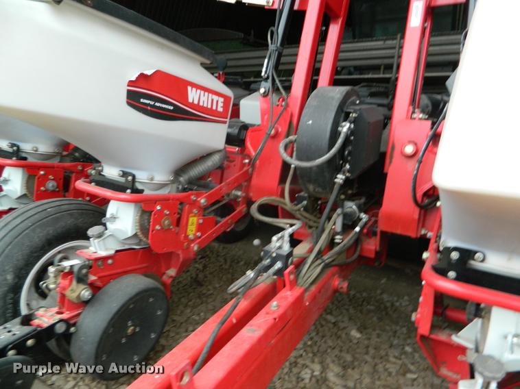 image for item K2701 2013 Massey-Ferguson White 8200 no-till planter