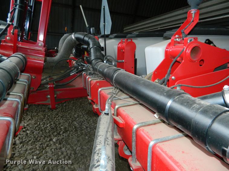 image for item K2701 2013 Massey-Ferguson White 8200 no-till planter