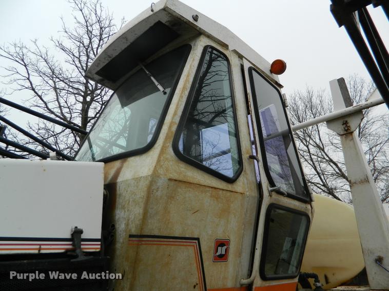 image for item K2702 1991 Wilmar self-propelled sprayer