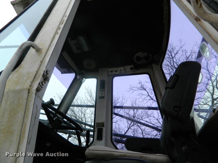 image for item K2702 1991 Wilmar self-propelled sprayer