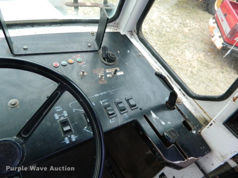 image for item K2702 1991 Wilmar self-propelled sprayer