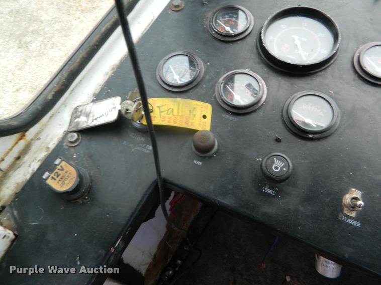 image for item K2702 1991 Wilmar self-propelled sprayer