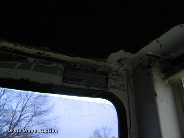 image for item K2702 1991 Wilmar self-propelled sprayer