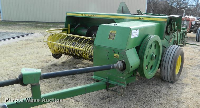 image for item K2717 John Deere 346 small square baler