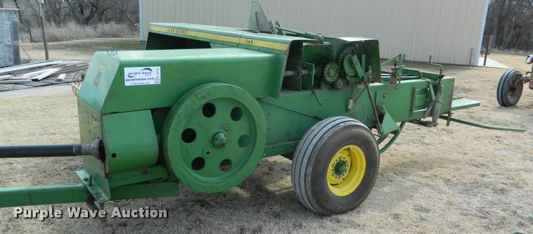 image for item K2717 John Deere 346 small square baler