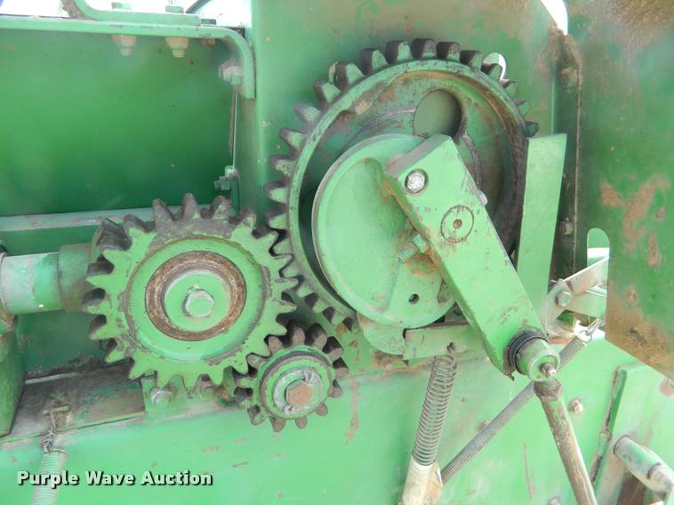 image for item K2717 John Deere 346 small square baler