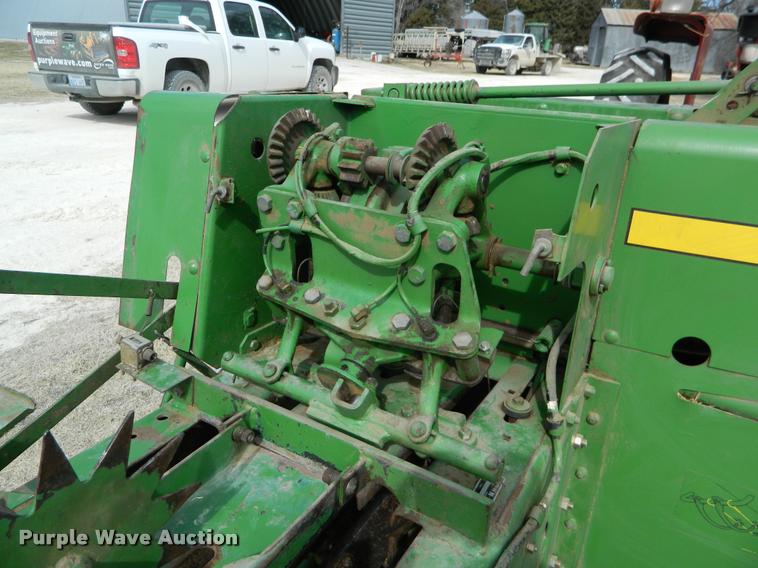 image for item K2717 John Deere 346 small square baler
