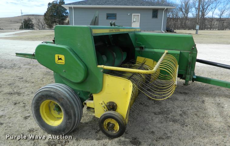 image for item K2717 John Deere 346 small square baler