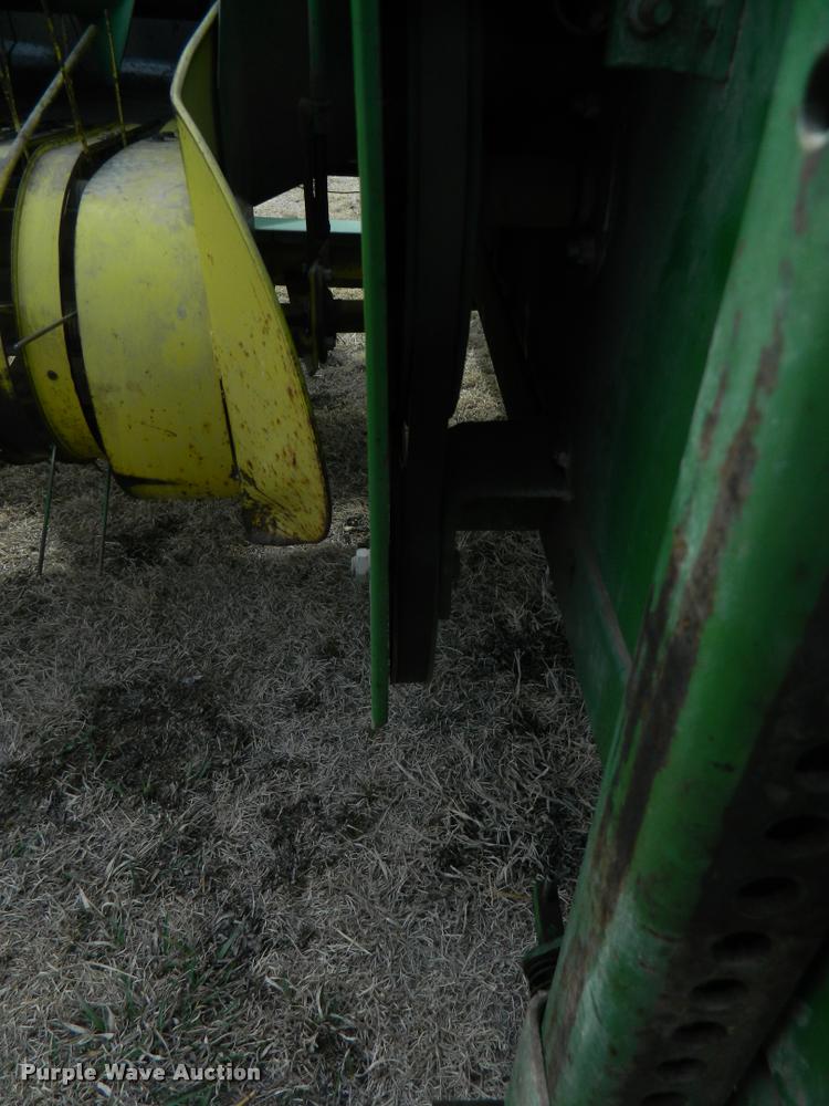 image for item K2717 John Deere 346 small square baler