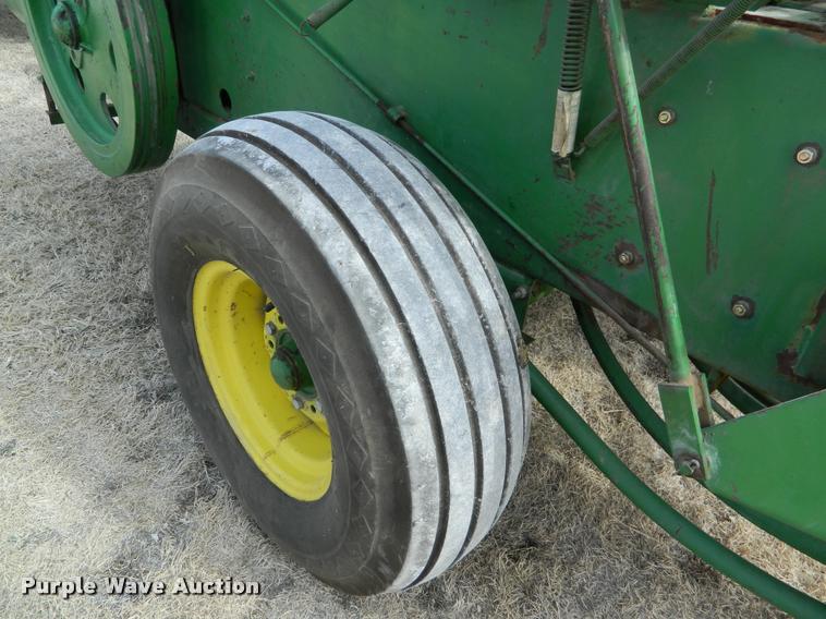 image for item K2717 John Deere 346 small square baler