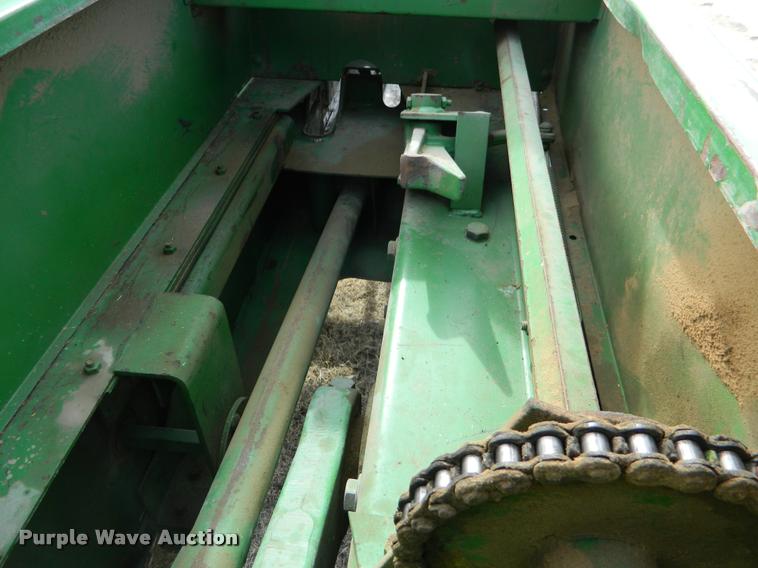 image for item K2717 John Deere 346 small square baler