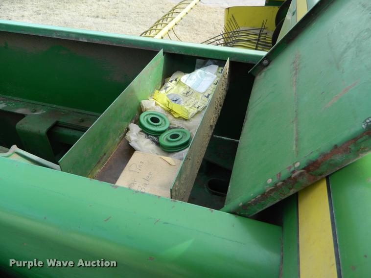 image for item K2717 John Deere 346 small square baler