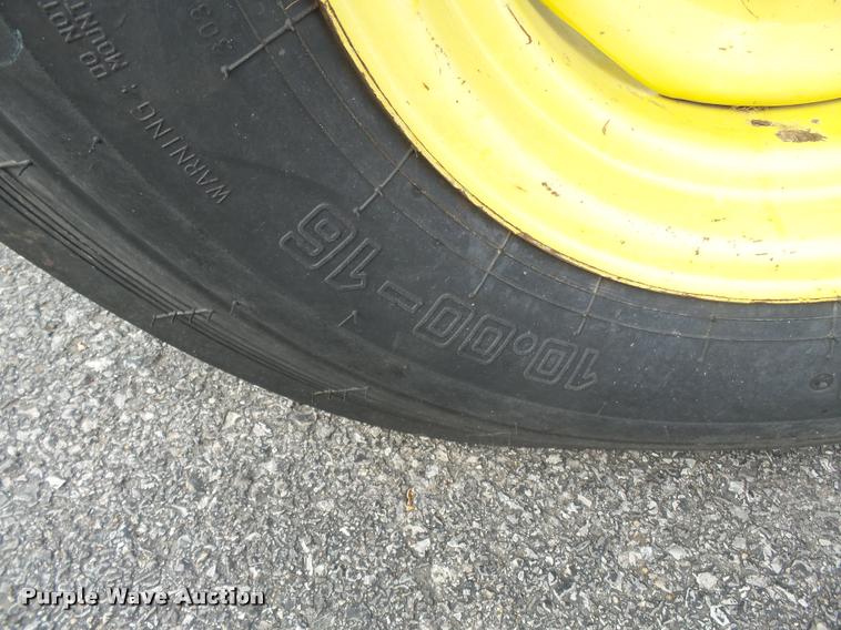 image for item K3326 2001 John Deere 6410 tractor