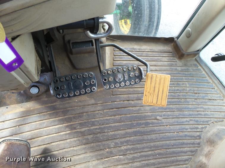 image for item K3327 2003 John Deere 6420 tractor