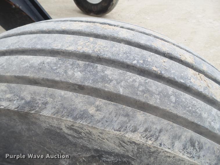 image for item L1626 2013 MacDon M205 self-propelled windrower