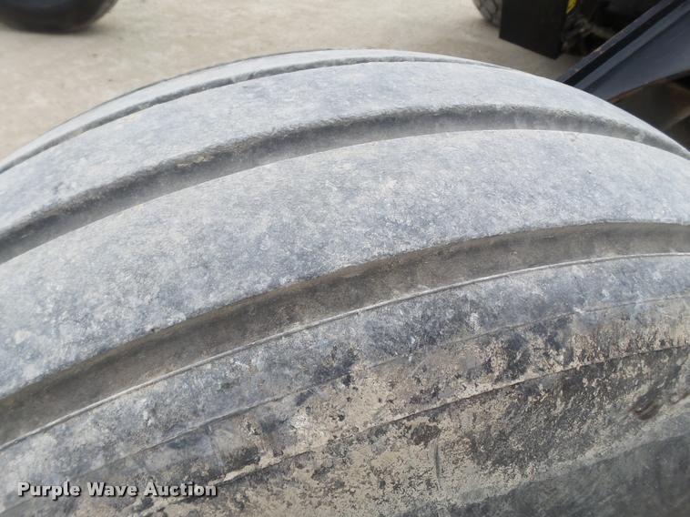 image for item L1626 2013 MacDon M205 self-propelled windrower