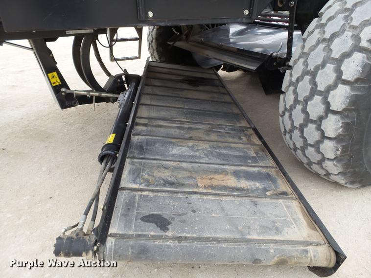 image for item L1627 2012 MacDon M205 self-propelled windrower