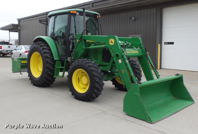 image for item L4633 2004 John Deere 6415 MFWD tractor