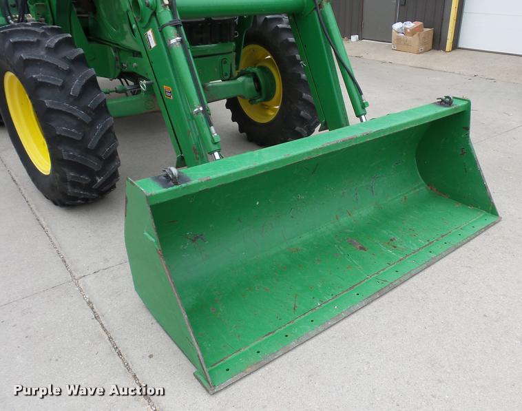 image for item L4633 2004 John Deere 6415 MFWD tractor