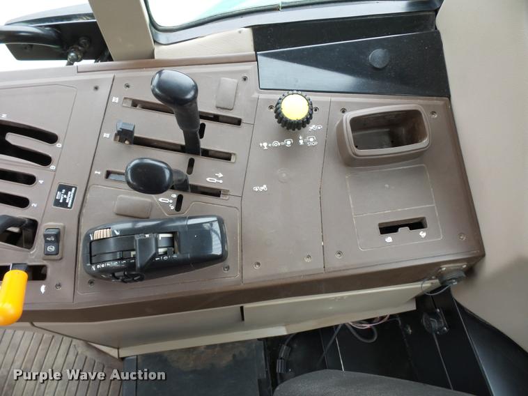 image for item L4633 2004 John Deere 6415 MFWD tractor