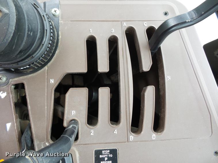 image for item L4633 2004 John Deere 6415 MFWD tractor