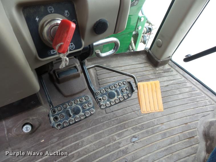 image for item L4633 2004 John Deere 6415 MFWD tractor