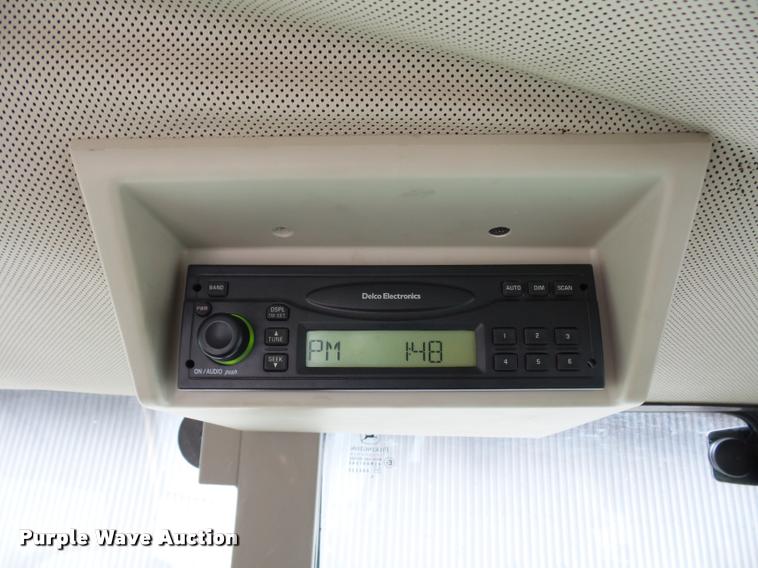 image for item L4633 2004 John Deere 6415 MFWD tractor